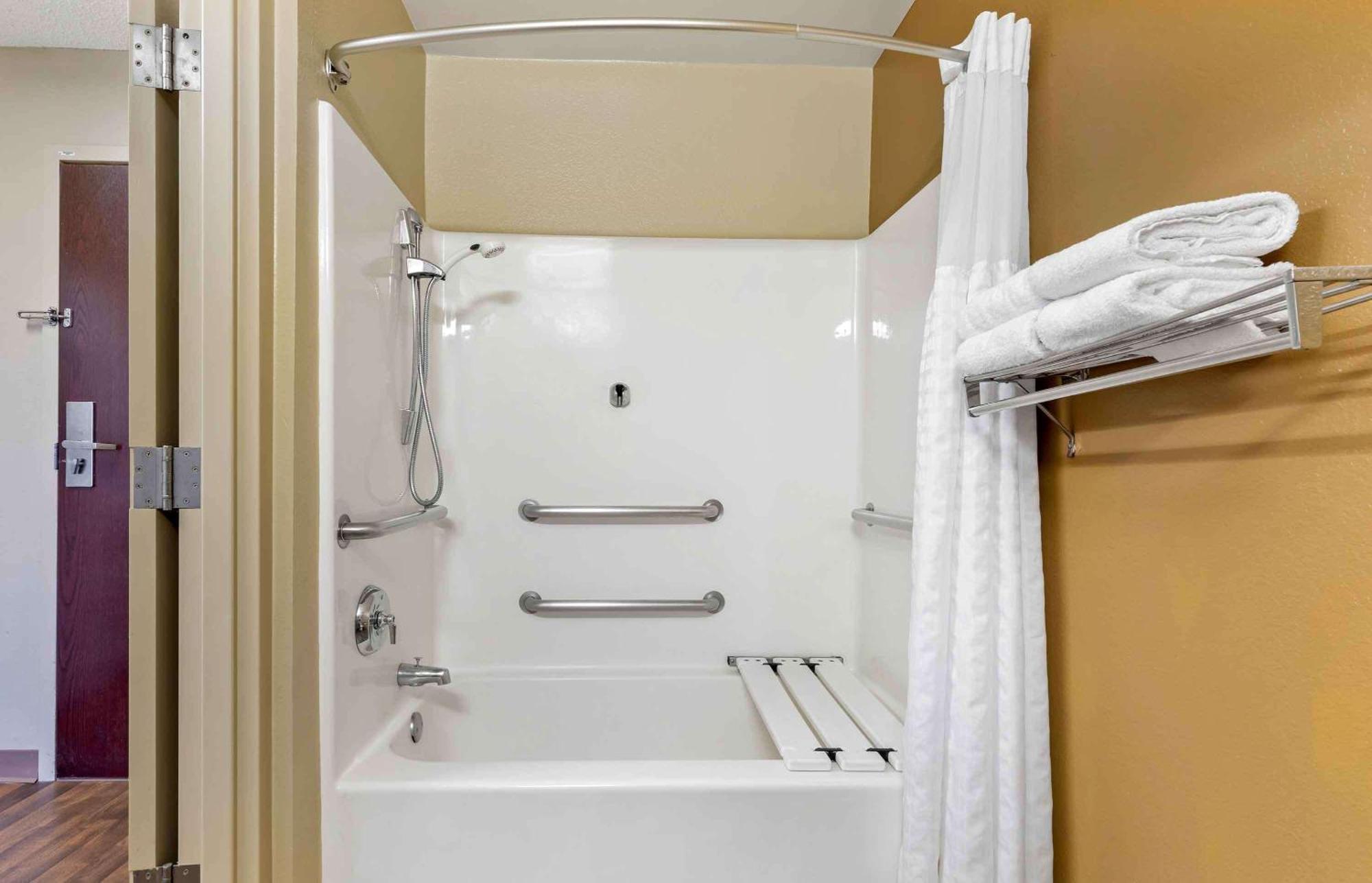Extended America - Rochester - Henrietta Hotel 2*